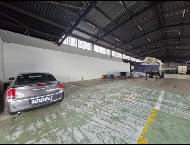 3,029M² WAREHOUSE TO LET IN CITY & SUBURBAN